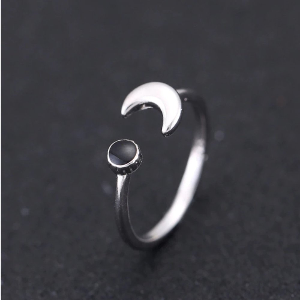 COPY - Retro sterling silver half moon ring